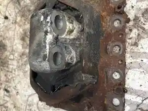 Used Engine Mount (Stock #VOL05-3229-ENGMNT)) Part Image