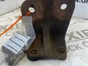 Used Engine Mount (Stock #MAC02-2095-ENGMNT-P)) Part Image