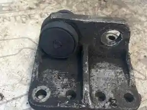 Used Engine Mount (Stock #PET)) Part Image