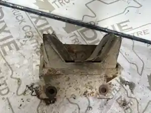 Used Engine Mount (Stock #INT06-4898-ENGMNT/2)) Part Image