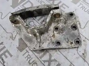 Used Engine Mount (Stock #FOR-4975-ENGMNT)) Part Image