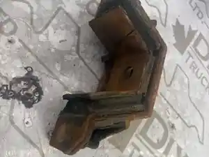 Used Engine Mount (Stock #STE05-2771-ENGMNT/P)) Part Image