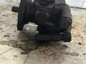 Used Steering Pump Image