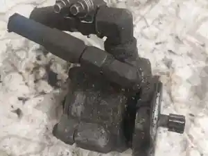 Used Steering Pump Image