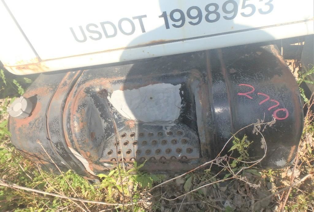 1990 INTERNATIONAL 4600 LP (Stock 29201) Fuel Tanks TPI