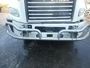 Used 2018 MACK CXU613 Bumper (Stock #31963)) Part Image