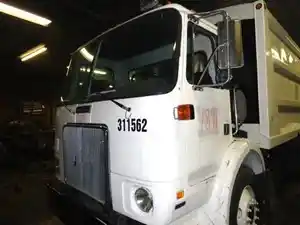 Used 1987 WHITE VOLVO WX Cab (Stock #15394)) Part Image