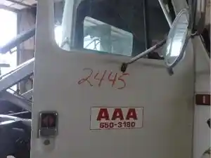 Used 1990 INTERNATIONAL 4600 Door (Stock #24194)) Part Image