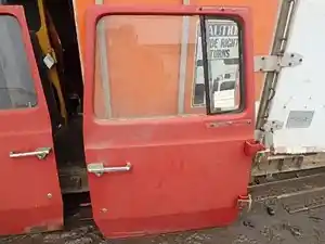 Used 1995 FORD LN9000 Door (Stock #32412)) Part Image