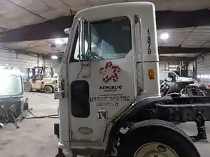 Used 2000 PETERBILT 320 Door (Stock #35995)) Part Image