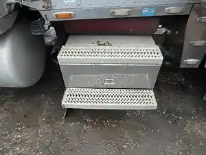 Used 2000 PETERBILT 379 Tool Box (Stock #35889)) Part Image