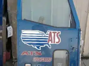 Used 2001 INTERNATIONAL 9900I Door (Stock #9869)) Part Image