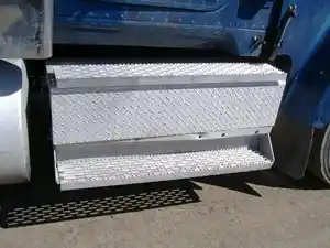 Used 2001 INTERNATIONAL 9900I Tool Box (Stock #9873)) Part Image