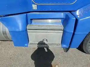 Used 2003 PETERBILT 385 Tool Box (Stock #31424)) Part Image
