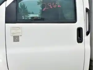 Used 2004 CHEVROLET C6500 Door (Stock #30186)) Part Image