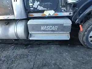 Used 2004 INTERNATIONAL 9900I Tool Box (Stock #32209)) Part Image