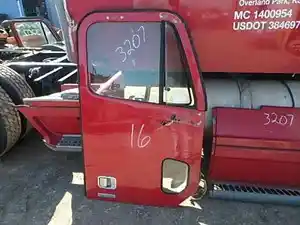 Used 2006 FREIGHTLINER CENTURY CLASS 120 Door (Stock #36370)) Part Image