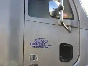 Used 2007 FREIGHTLINER COLUMBIA 120 Door (Stock #19717)) Part Image