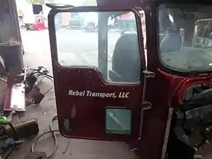 Used 2007 KENWORTH T600 Door (Stock #35432)) Part Image