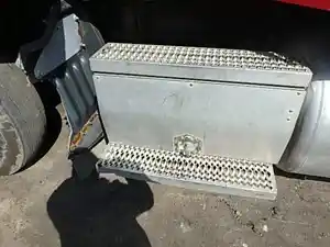Used 2011 PETERBILT 384 Battery Box (Stock #33216)) Part Image