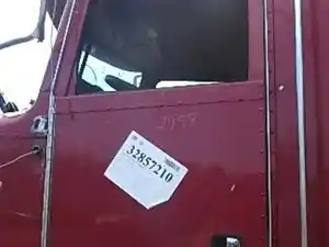 Used 2013 PETERBILT 386 Door (Stock #31925)) Part Image