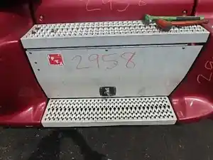 Used 2013 PETERBILT 386 Tool Box (Stock #31927)) Part Image