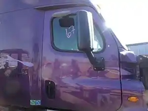 Used 2014 FREIGHTLINER CASCADIA Door (Stock #33880)) Part Image