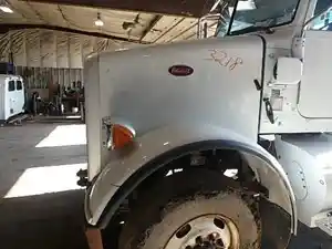 Used 2014 PETERBILT 365 Hood (Stock #36524)) Part Image