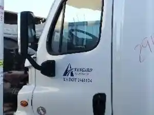 Used 2016 FREIGHTLINER CASCADIA Door (Stock #30885)) Part Image