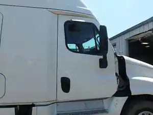 Used 2017 FREIGHTLINER CASCADIA Door (Stock #36701)) Part Image