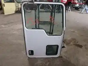 Used 2020 KENWORTH T270 Door (Stock #35967)) Part Image