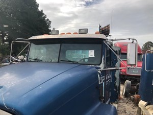 Used 1996 FREIGHTLINER FLD112SD Cab (Stock #836)) Part Image