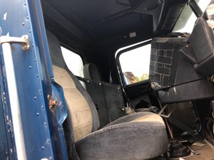 Used 1996 FREIGHTLINER FLD112SD Cab (Stock #922)) Part Image