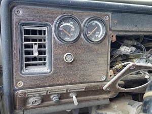 Used 1997 FREIGHTLINER FLD120 Instrument Cluster (Stock #413)) Part Image