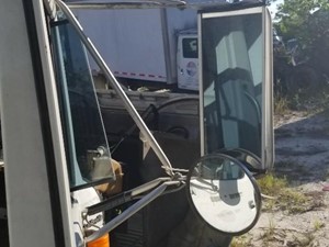 Used 1998 INTERNATIONAL 4700 Mirror (Stock #1020)) Part Image