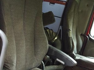Used 2004 VOLVO TRUCK VNL Cab Image