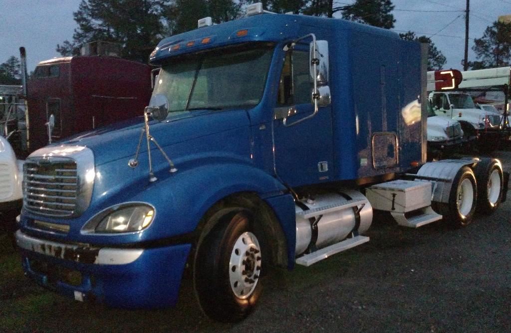 2005 Freightliner COLUMBIA (Stock #112) | Sleepers | TPI