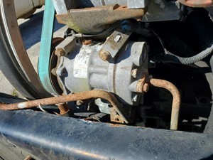 Used 2007 VOLVO TRUCK VNL A/C Compressor Image