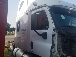 Used 2013 FREIGHTLINER CASCADIA 125BBC Door (Stock #1334)) Part Image