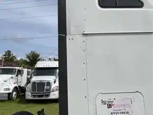 Used 2007 INTERNATIONAL 9200I Sleeper Fairing (Stock #8023)) Part Image