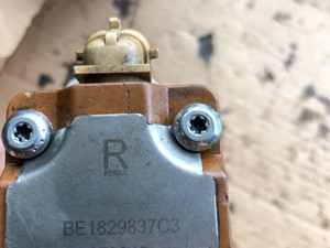 Used INTERNATIONAL DT 466E Injector (Stock #5602)) Part Image