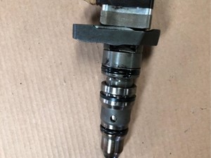 Used INTERNATIONAL DT 466E Injector (Stock #5652)) Part Image
