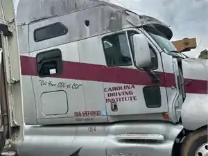 Used 1999 KENWORTH T2000 Cab (Stock #8719)) Part Image