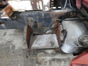 Used 1973 Ford F600 Battery Box (Stock #5074-6)) Part Image