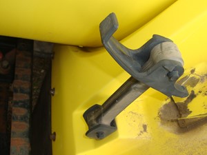 Used 1997 GMC C7500 Hood Latch (Stock #5047-7)) Part Image
