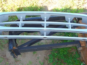 Used 1998 Ford Econoline Grille (Stock #5044-33)) Part Image