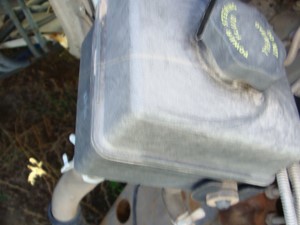 Used 1998 Ford Econoline Power Steering Reservoir (Stock #5044-21)) Part Image