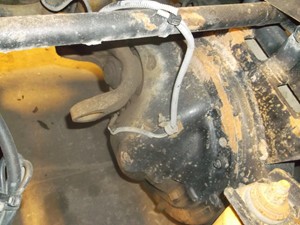 Used 1999 Eaton 404 Axle Housing (Front) (Stock #5020-25)) Part Image