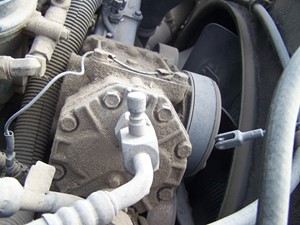 Used 1999 International 4700 LOW PROFILE A/C Compressor (Stock #5027-26)) Part Image