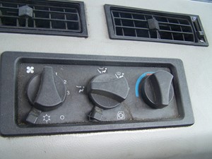 Used 2000 Freightliner FL60 Dash Control Module (Stock #5015)) Part Image